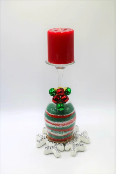 Create a colored sand Christmas candle holder with colored sand and a wine glass!  Such a fun Christmas craft for any age!  #ChristmasCraft #ChristmasDecor